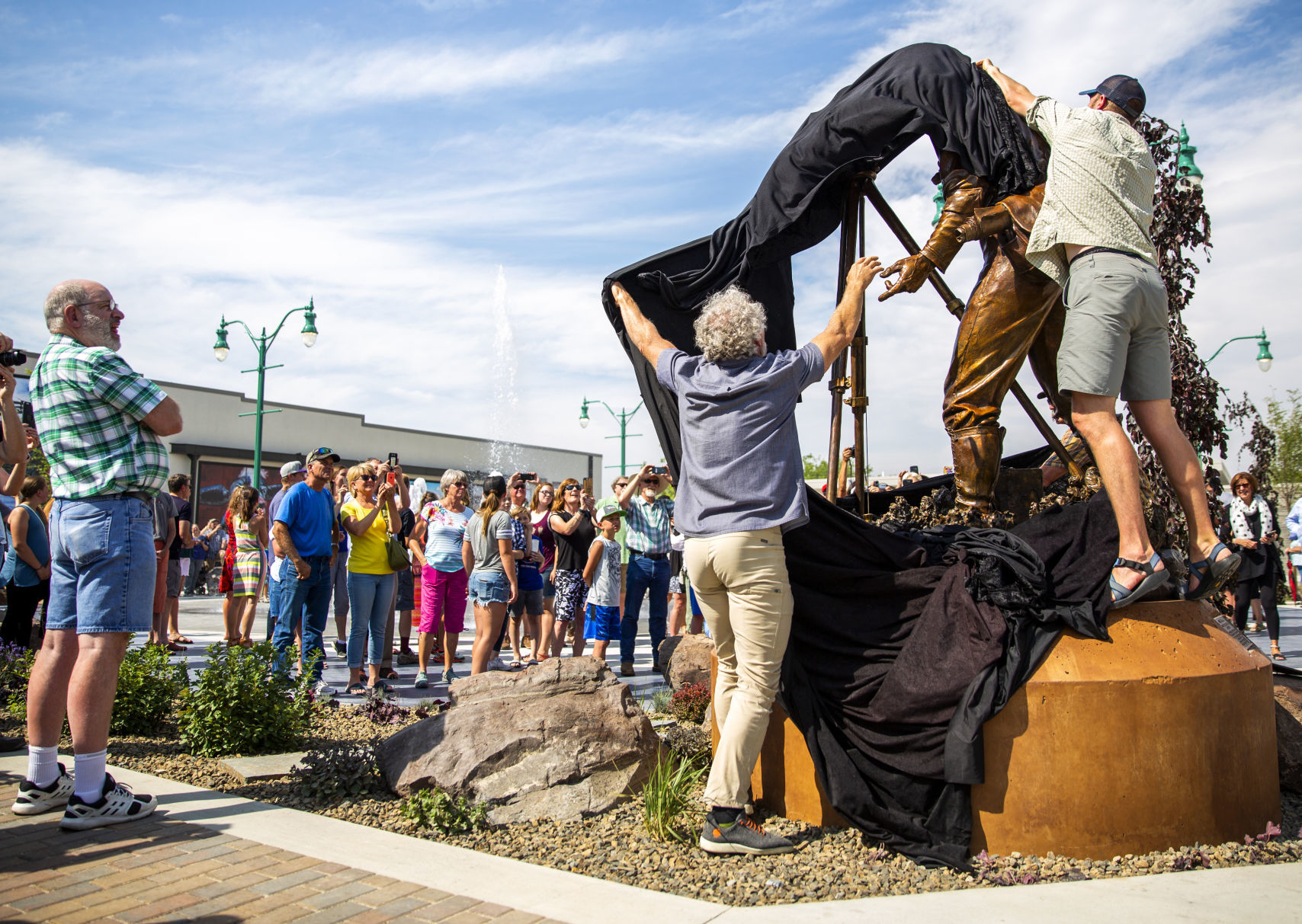 Downtown Commons ribbon cutting